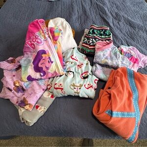 Bundle of 13  Kids Pajamas. Size Kids Small